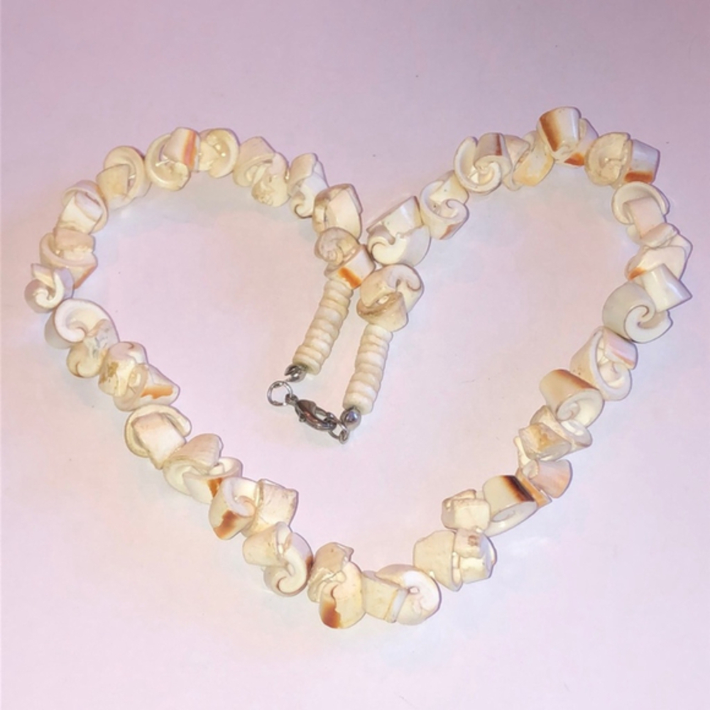 Off White Puka Shell Cut Shell Beaded Boho Retro … - image 1